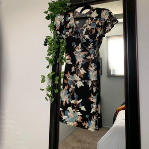 Floral Dress⭐️•